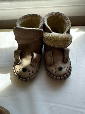 Donsje Kids Tan Sherpa-Lined Moccasin Boots 24-30m/Size 5